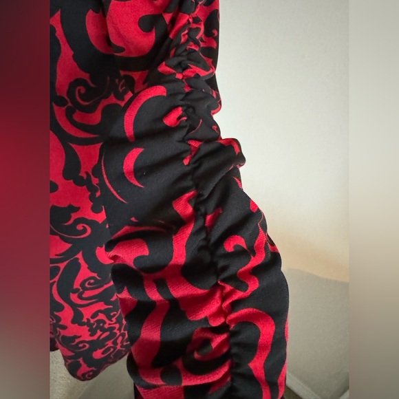 Beautiful Black and Red Dress - Picture 7 of 8